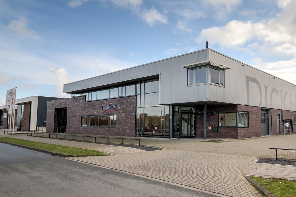 Dickhof Autoschade Elburg - Nieuwbouw kantoor en werkplaats
